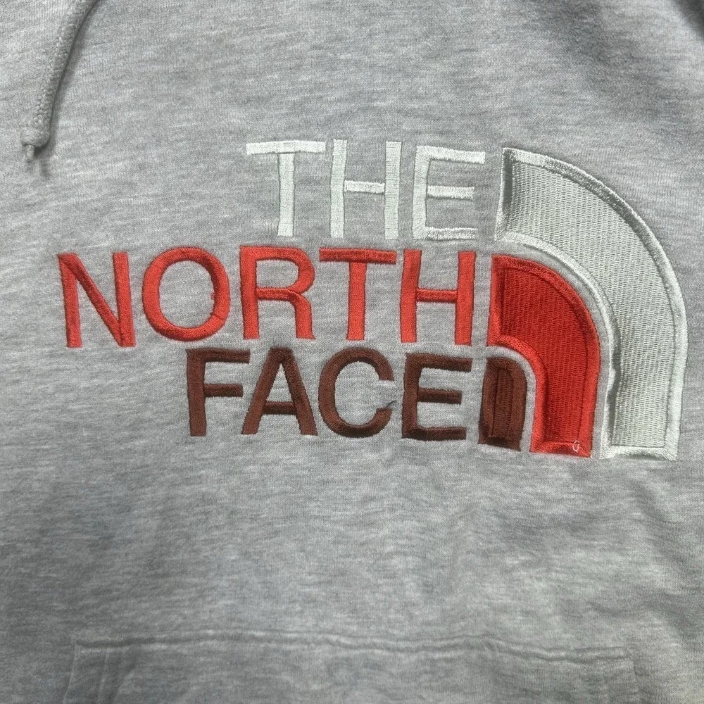 The North Face Hoodie Men's M Gray Embroidered Stitched Logo Sweatshirt Outdoor‎